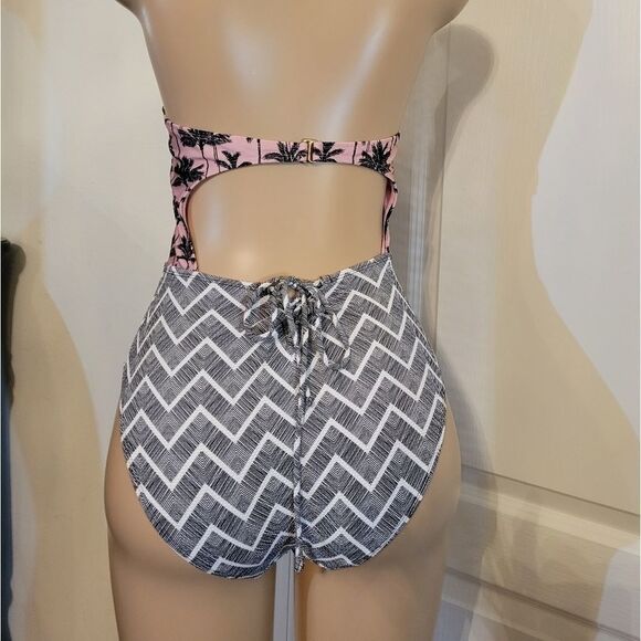 JUNIOR'S PALM SUNRISE ONE PIECE SWIMSUIT - Picture 11 of 15